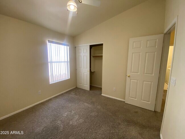 Building Photo - 902 W Sun Coast Dr