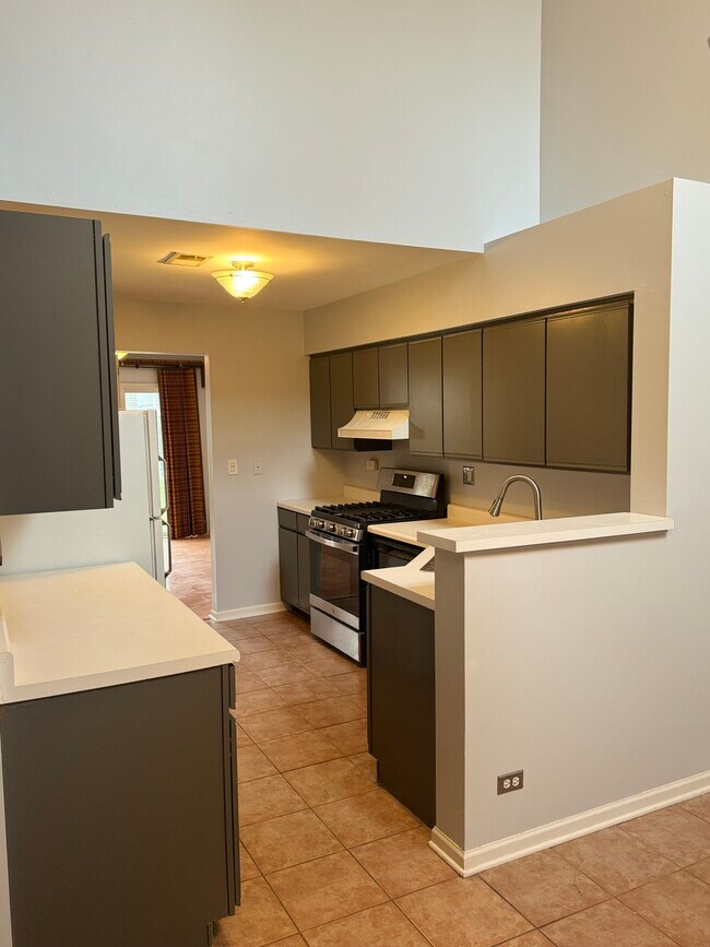 Building Photo - 1397 Ashbury Ln E