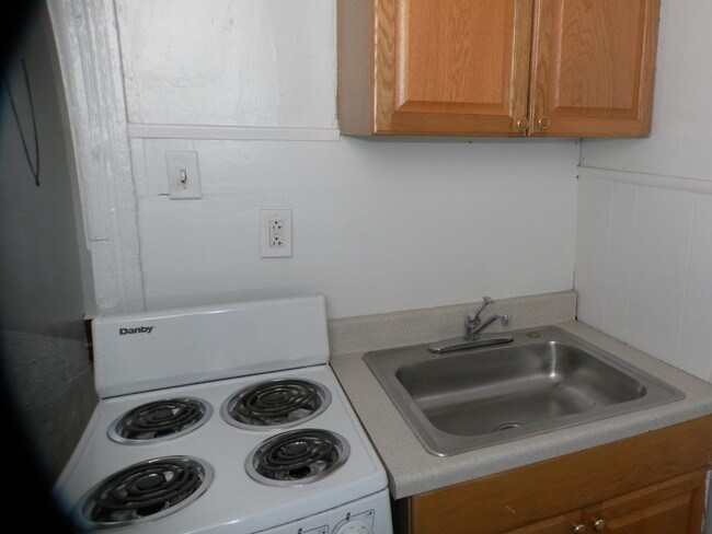 Building Photo - 2602 N 33rd St