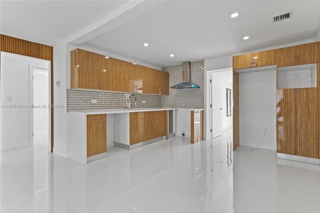 Building Photo - 1524 SW 32nd Ct