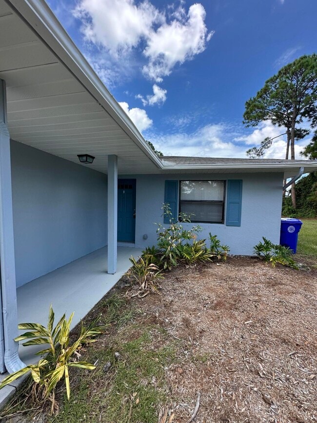 Building Photo - 1217 Schumann Dr