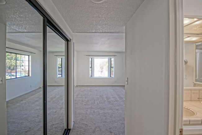 Building Photo - VERY BRIGHT & AIRY, 2050 SQ FT HOME W/ TON...