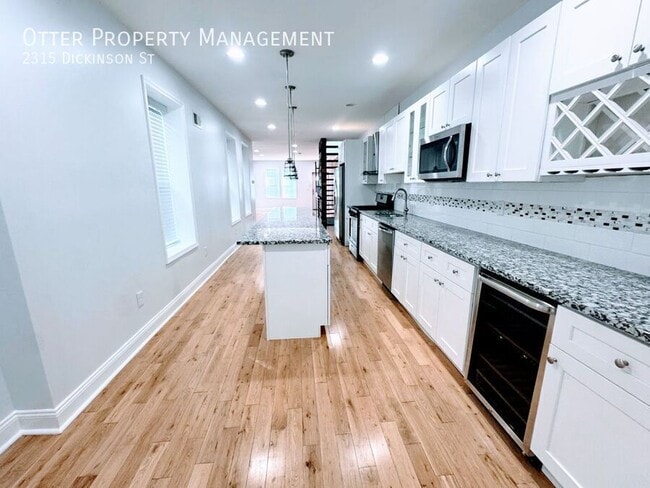 Building Photo - 2315 Dickinson St