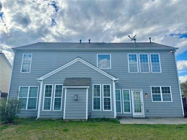 Building Photo - 697 Oracle Dr NE