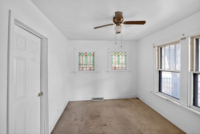 Building Photo - 3001 Myrtle Ave