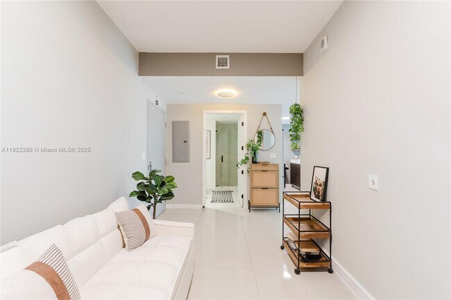 Building Photo - 488 NE 18th St