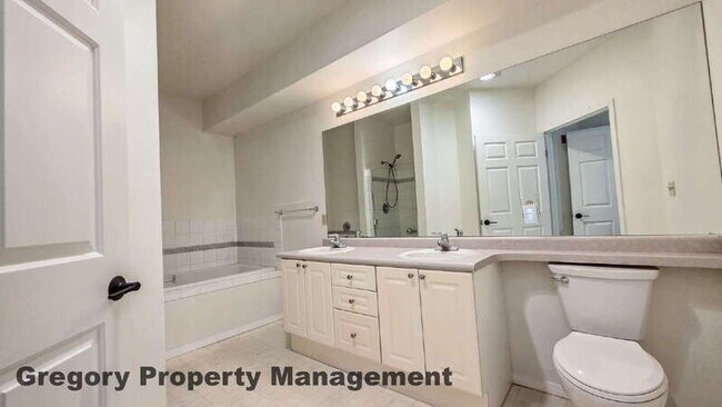 Building Photo - 16125 Juanita Woodinville Way NE