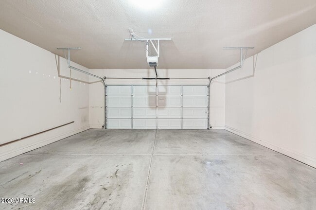 Building Photo - 2621 E Waterview Ct