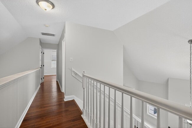 Building Photo - 1010 Trail Stream Way