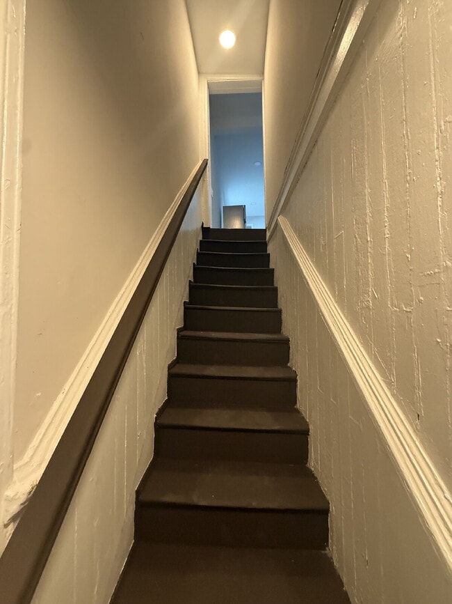 Building Photo - Updated One Bedroom in the heart of Lynchburg