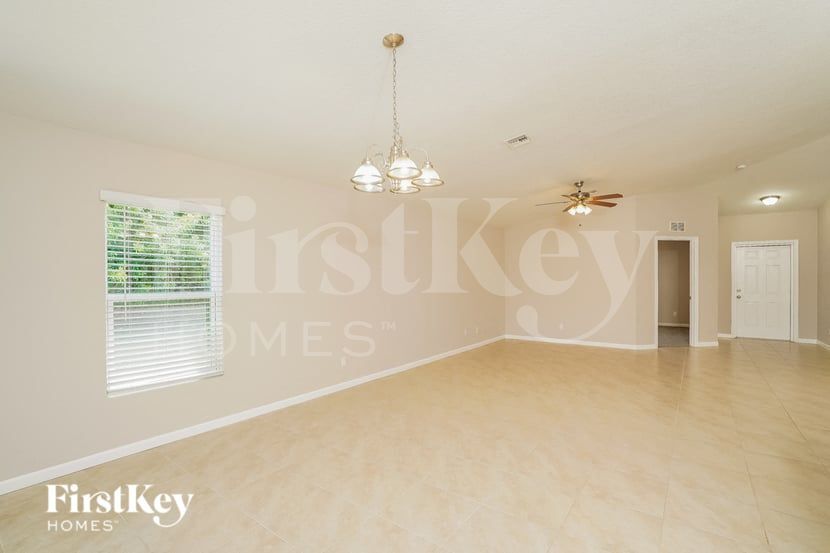 Building Photo - 4285 SW Walker St