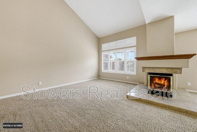 Building Photo - 350 Bellflower Dr