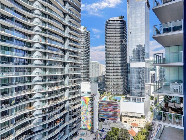 Building Photo - 1050 Brickell Ave