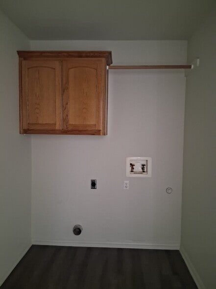 Building Photo - 1016 Brookhaven