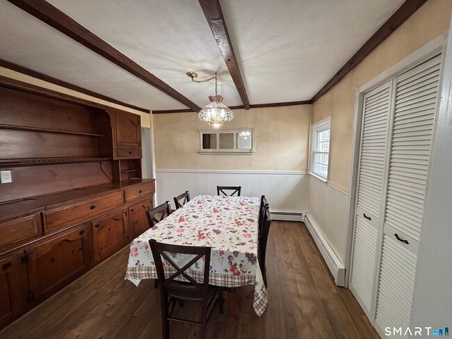 Building Photo - 324 Savage Hill Rd