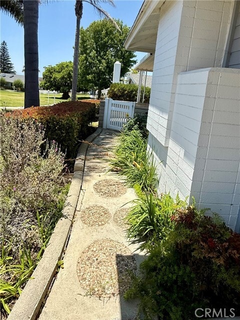 Building Photo - 445 Camino San Clemente
