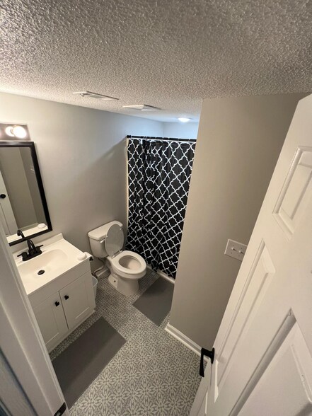 Building Photo - 515 37th Ave N