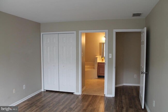 Building Photo - 2601 Delancey Way