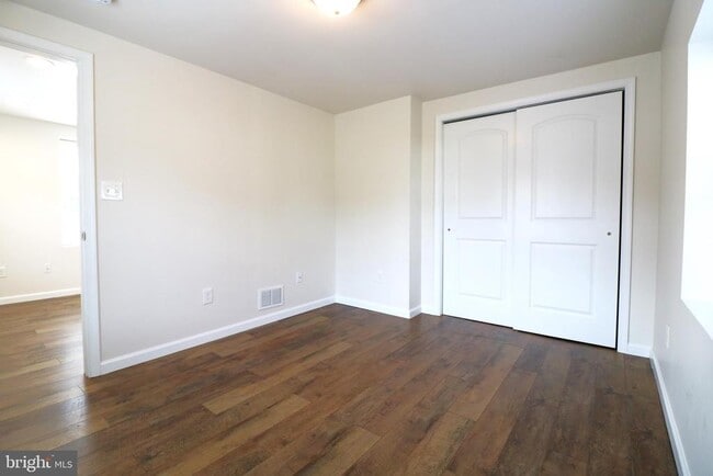 Building Photo - 143 Mitscher Rd