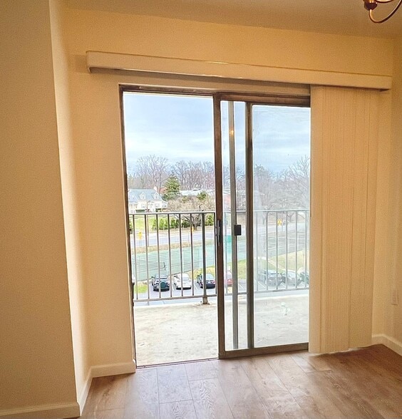 Building Photo - 1111 University Blvd W