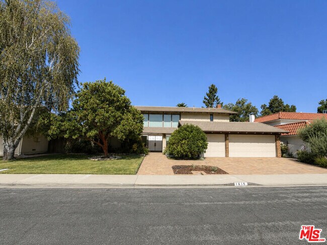 Building Photo - 1615 Wellington Pl