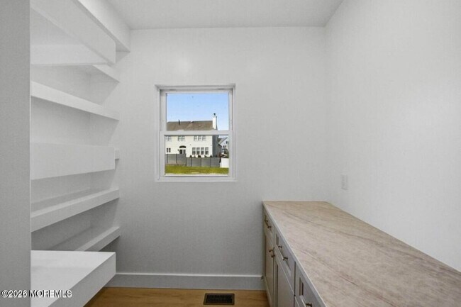 Building Photo - 194 Fort Plains Rd
