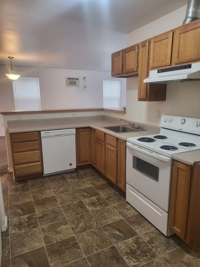 Building Photo - 215-217 K Street -Duplex