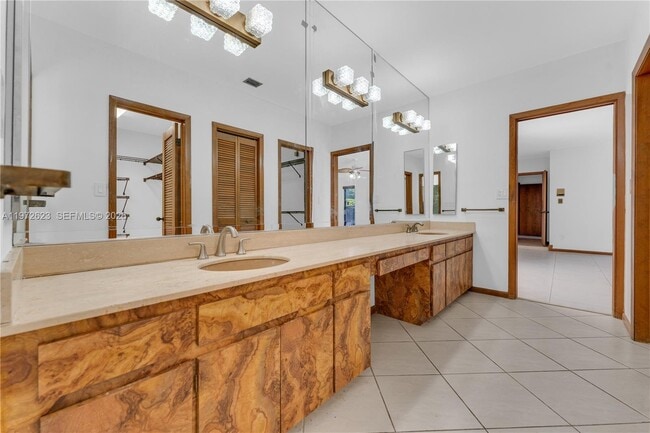 Building Photo - 15305 SW 74th Ct