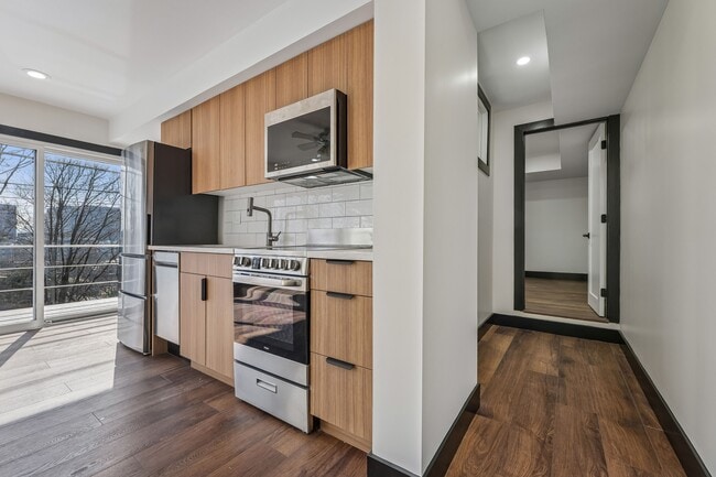 Building Photo - 65 Hackensack Plank Rd