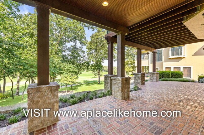 Building Photo - 16690 Country Club Dr