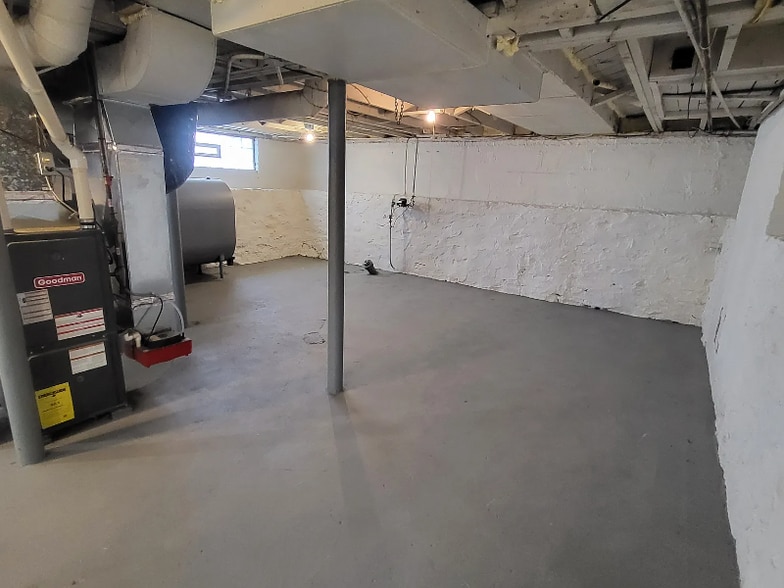 Building Photo - 25 Richland St