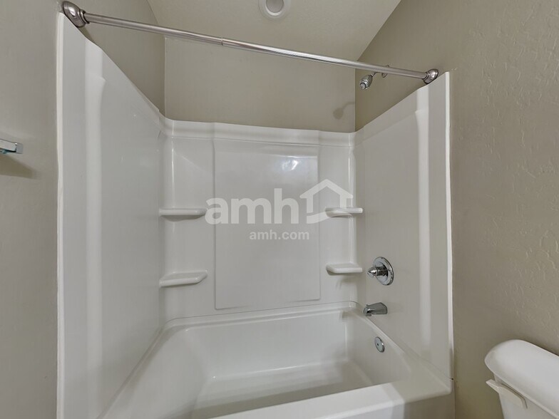 Building Photo - 20715 W Thomas Rd