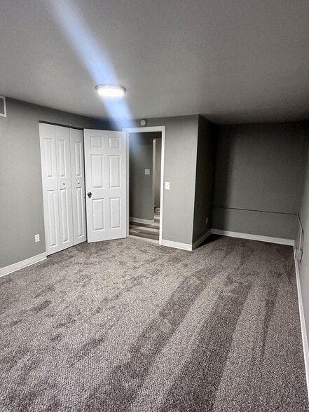 Building Photo - 1707 W 6th Ave