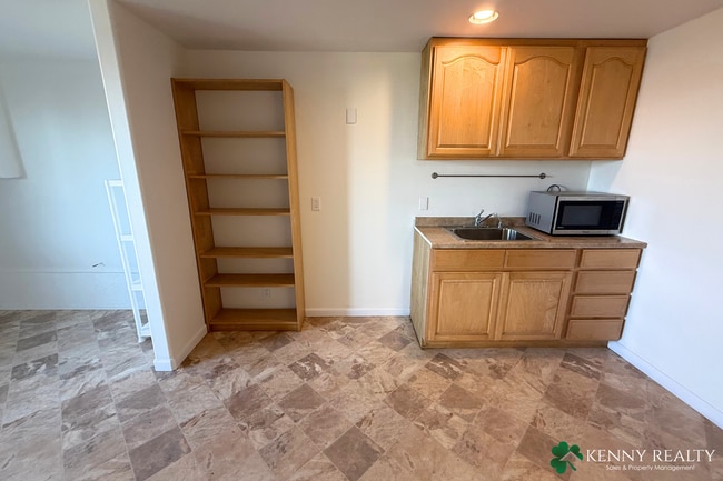 Building Photo - Newly Remodeled 5BR/3BA Home w/ City + Ocean Views in Daly City