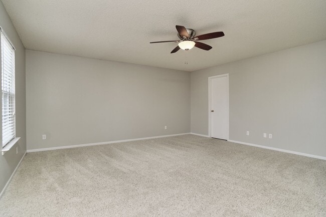 Building Photo - 3 BD/2.5 BA in Fishers!