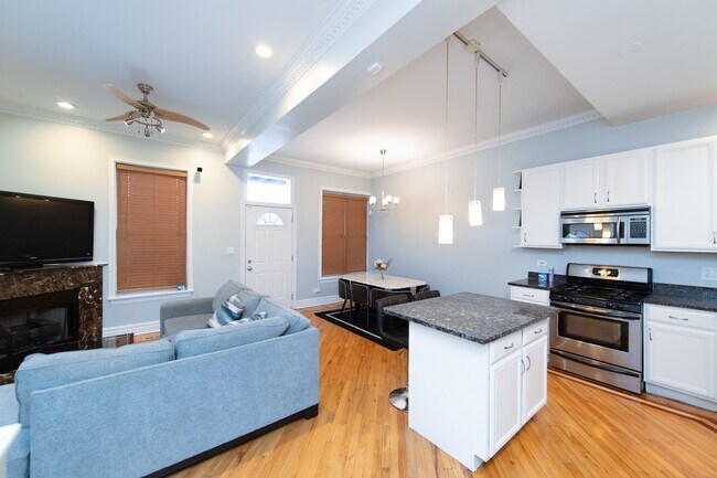Building Photo - 4852 S Prairie Ave