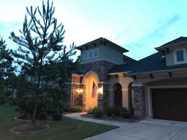 Building Photo - 10410 Southern Hawker