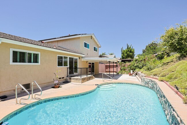 Building Photo - 4 Bed | 2.5 Bath Single-Family Home at the Base of Cowles Mountain