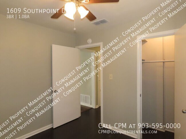 Building Photo - 1609 Southpoint Dr