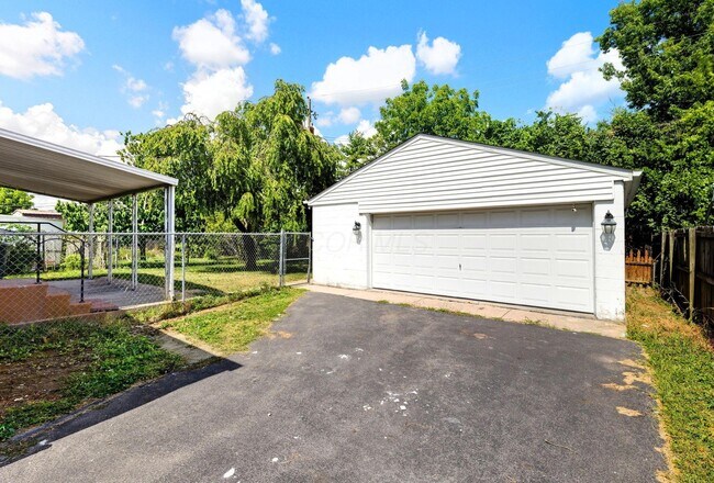 Building Photo - 3938 Halsey Pl