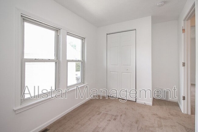 Building Photo - 736 Bettes Ave