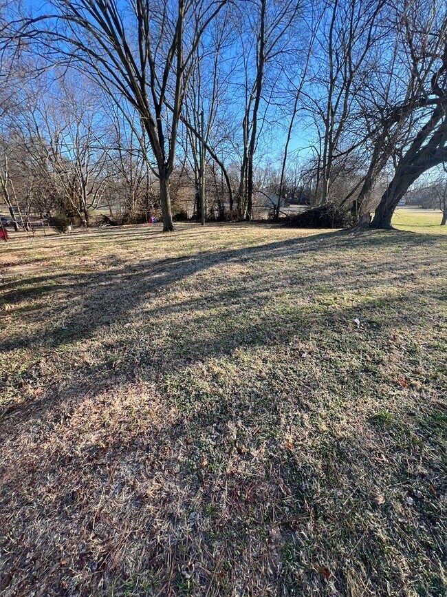 Building Photo - 2 bed/1 bath home