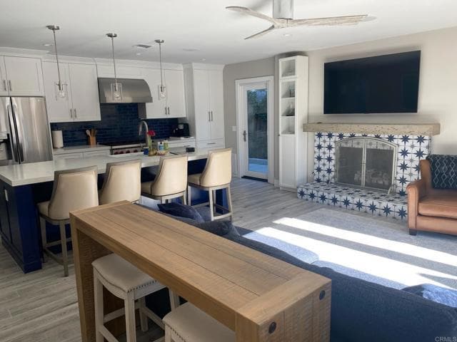 Building Photo - 250 Avenida Monterey