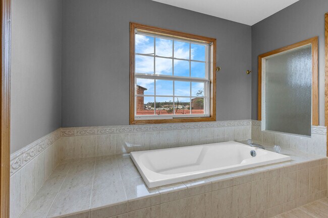 Building Photo - 2S601 River Oaks Dr