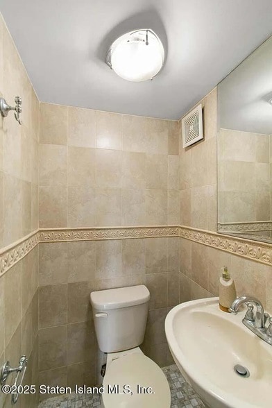 Building Photo - 1630 Forest Hill Rd