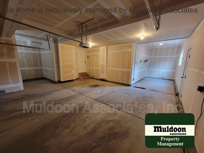 Building Photo - 6052 San Mateo Dr