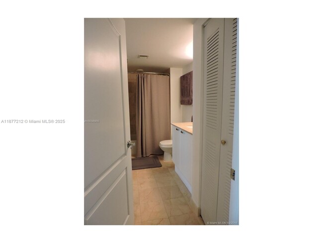 Building Photo - 2101 Brickell Ave