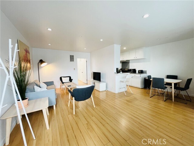 Building Photo - 3864 Inglewood Blvd