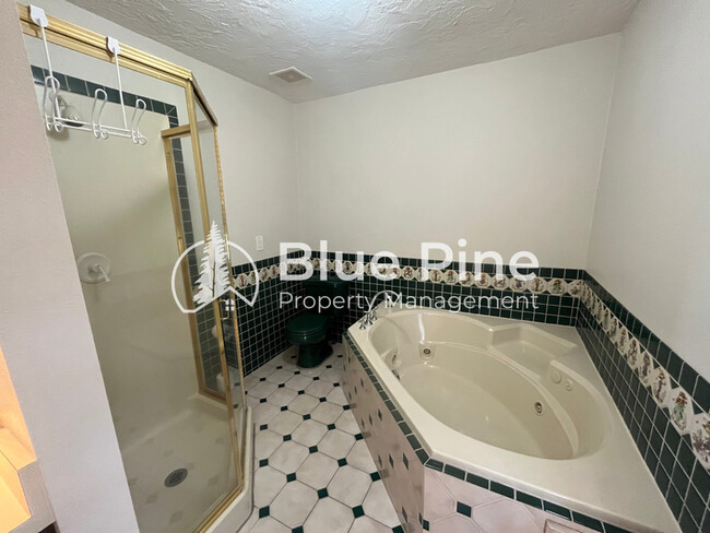 Building Photo - 3267 Merlin Dr