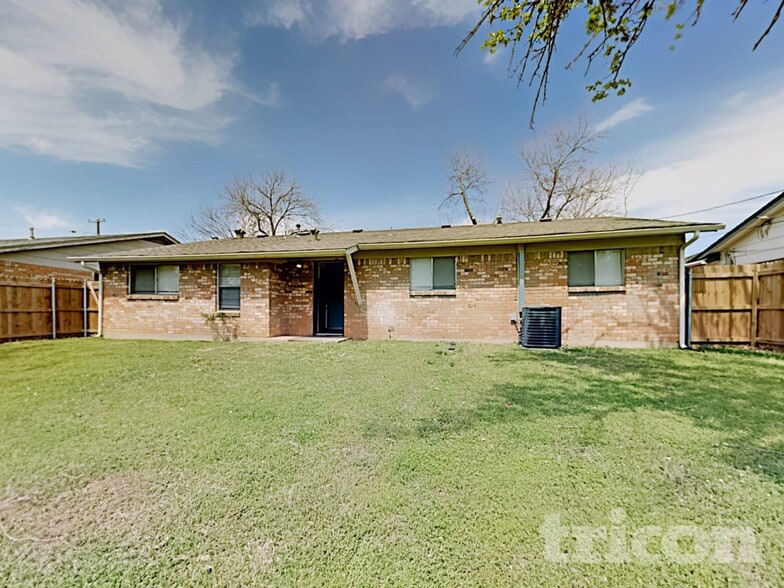 Building Photo - 902 Woodbrook St